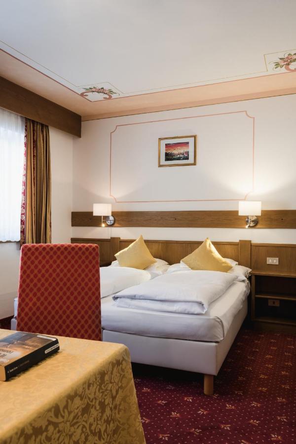 Hotel Monte Cherz Arabba Bagian luar foto