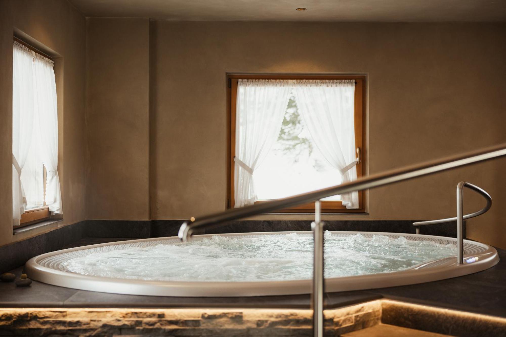 Hotel Monte Cherz Arabba Bagian luar foto