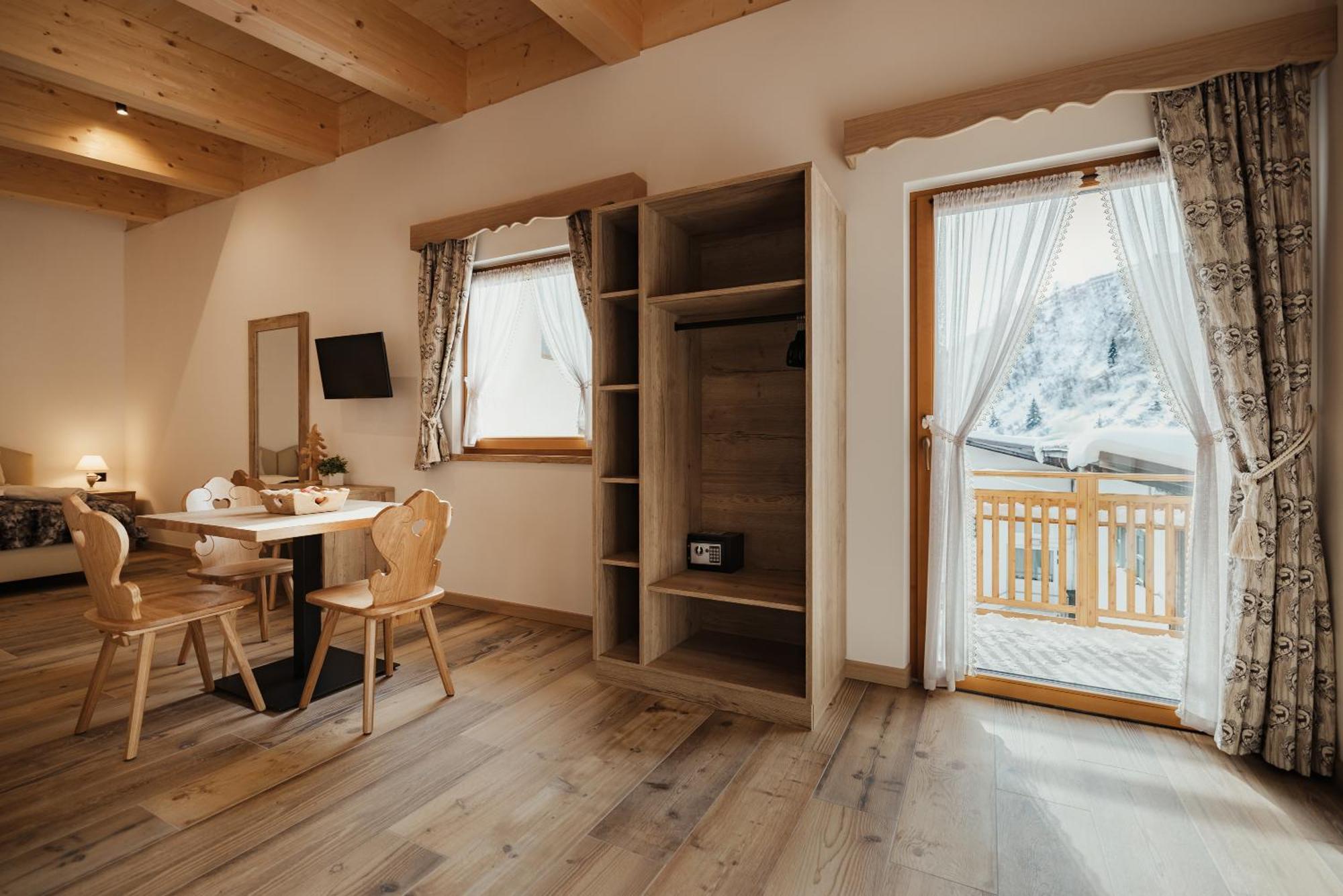 Hotel Monte Cherz Arabba Bagian luar foto